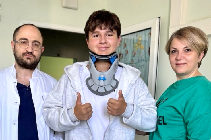 Нырнул «рыбкой»: московские врачи спасли подростка от инвалидности