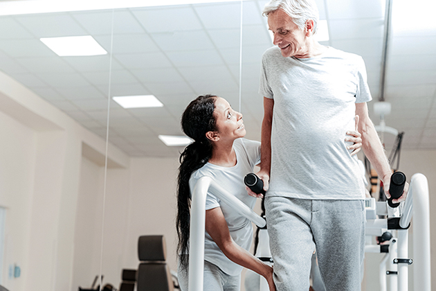 Реабилитация после эндопротезирования тазобедренного сустава: в больнице и дома