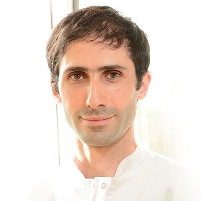 А.А. Айрапетян, врач-нейрохирург, к.м.н., заведующий нейрохирургическим отделением ГКБ им. Ф.И. Иноземцева А.А. Айрапетян, к.м.н., заведующий нейрохирургическим отделением ГКБ имени Ф.И. Иноземцева